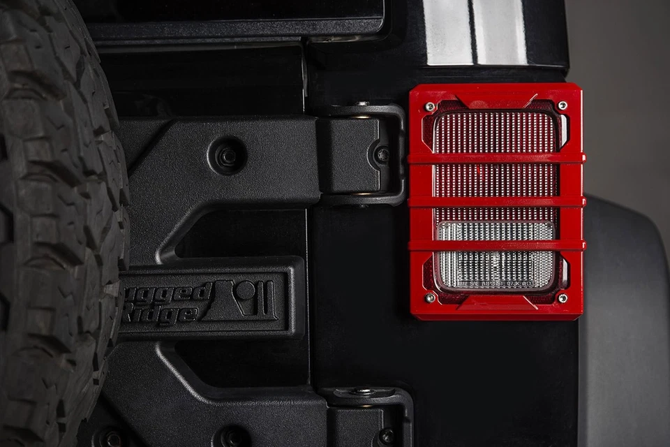 For Jeep Wrangler JK 18 Rugged Ridge 11226.06 Elite Series Red Tail Light Guards Foto 4 de 4