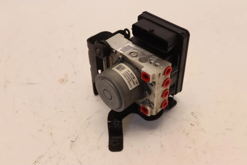 2017-2019 GMC Sierra 1500 Anti-Lock Brake Pump ABS Assembly w/o Hybrid OEM - Image 2 of 4