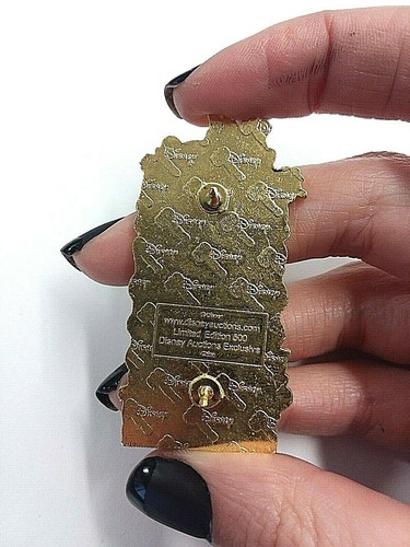 Disney Auctions (P.I.N.S.) - Maleficent in Window Frame Pin (Sleeping Beauty) - Picture 4 of 7