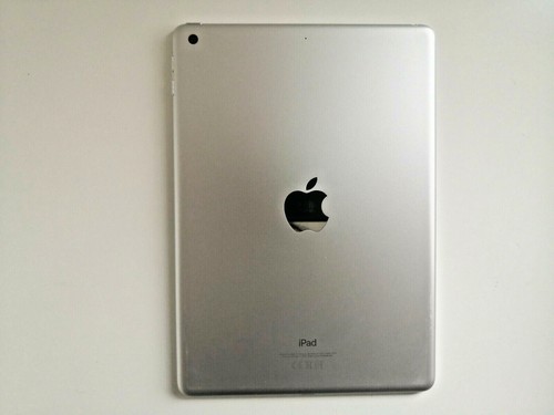 Apple iPad 5th GENERATION A1822 9,7" Wifi 32 GB Silver Like New Facetime - Photo 3/12