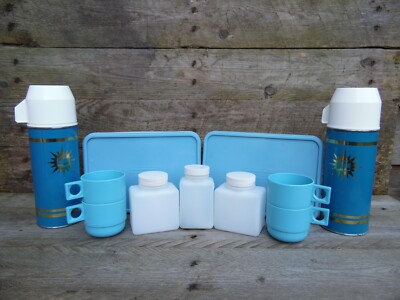 SIRRAM Vintage 1950/60s 4-Person Picnic Set in Blue Carry Case