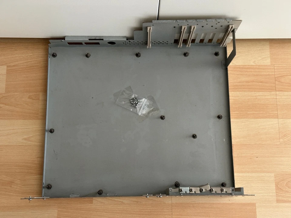 Commodore AMIGA 2000 Gehäuse, defekt, siehe Bilder - Bild 2 von 4