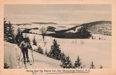 Postcard Canada P.Q. Skiing Near Alpine Inn 1941 V501