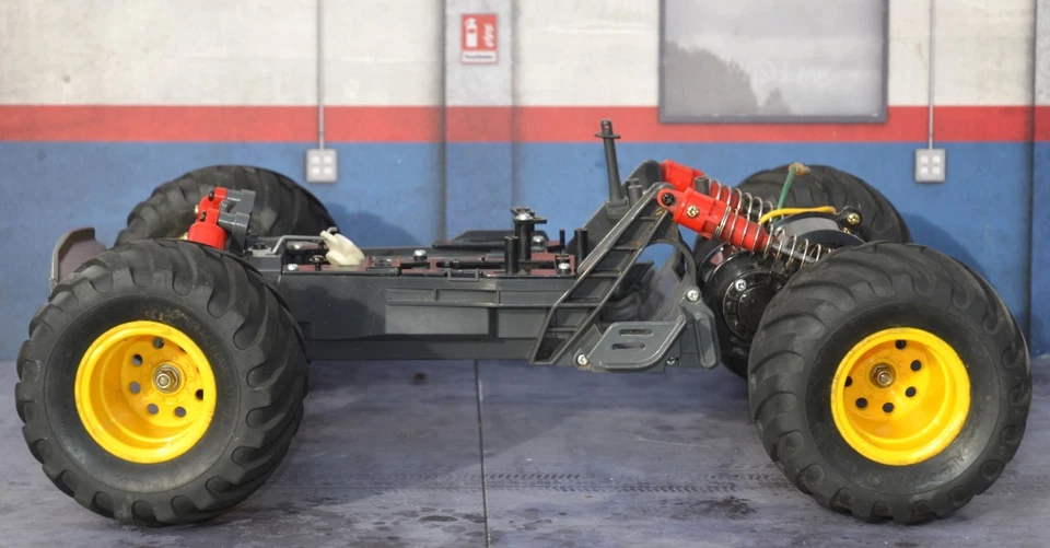 TAMIYA MAD BULL  DT-01  CHASSIS - Bild 2 von 4