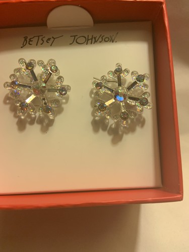 Betsey Johnson Clear Acrylic White & Pave Crystal Snowflake Stud Earrings NIB 25 - Picture 4 of 7