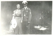 Photo, Dt. Reich 1935: Soldier & Maid in the Rabensteiner Wald (MB) 21307