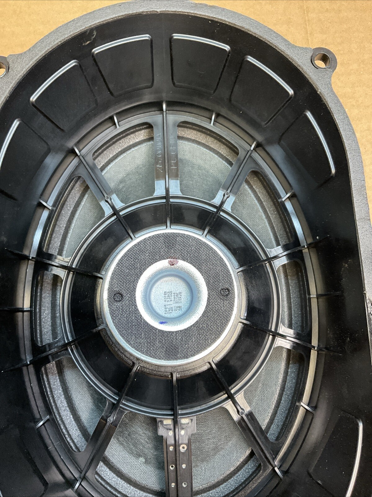 MASERATI GHIBLI REAR SUBWOOFER SUB WOOFER SPEAKER BASS BOX OEM 14-17 670005164