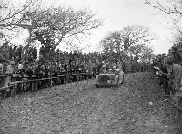 Vintage 1947 Singer Le Mans Motor Racing Classic Photo