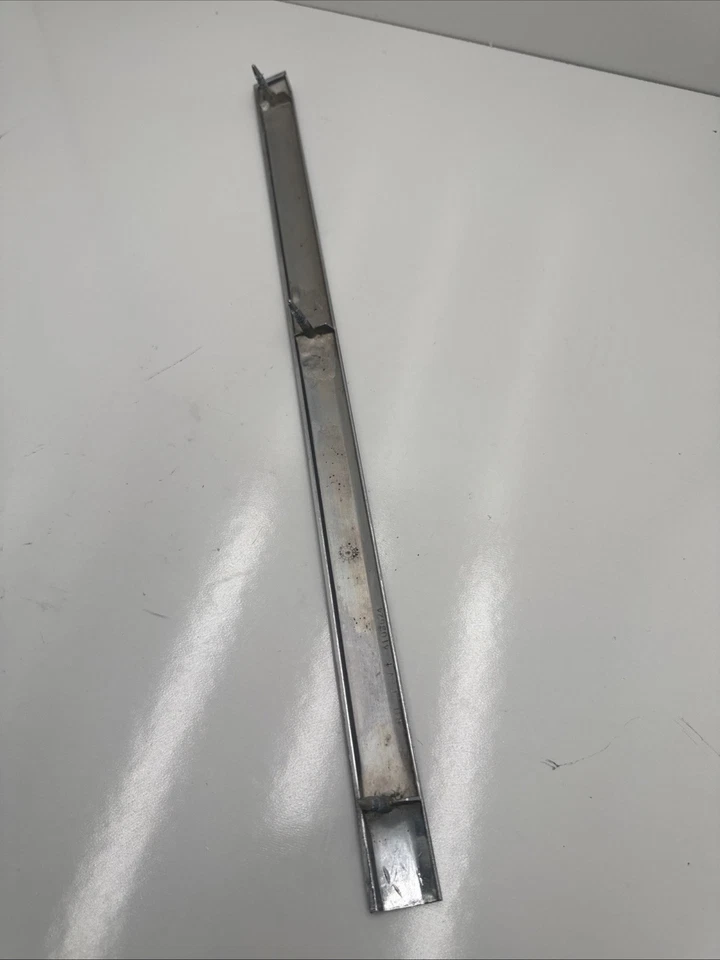 1983 - 1987 Chrysler Fifth Avenue Diplomat Grill Trim Right 4103624 B222-19 Foto 4 de 4