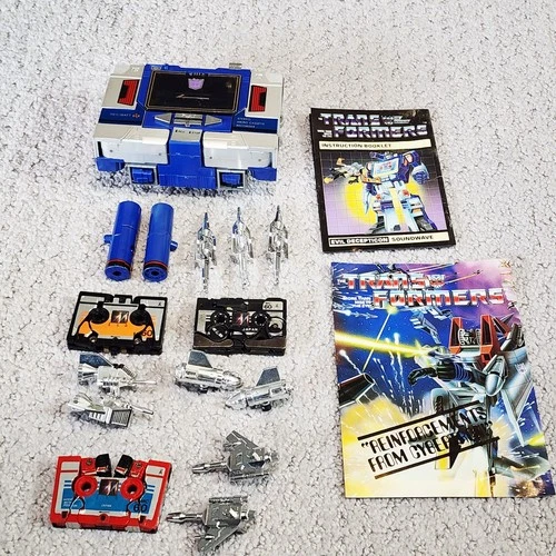 Vintage G1 Transformers SOUNDWAVE & CASSETTES w/ Accessories-Instructions
