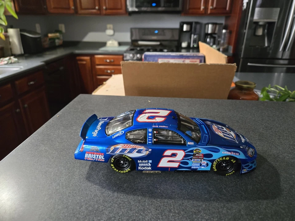 Action #2 Rusty Wallace Miller Lite Bristol Special 2005 Dodge Charger 1:24 - Image 4 of 4