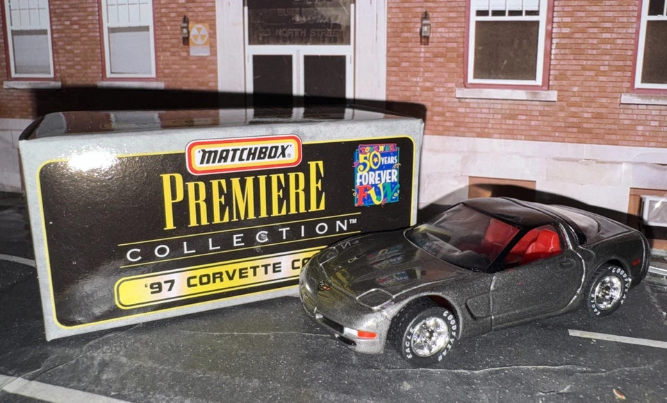 Matchbox Toys R Us 50 Years Of Fun Premiere Collection ‘97 Chevy Corvette Coupe - Image 4 of 4