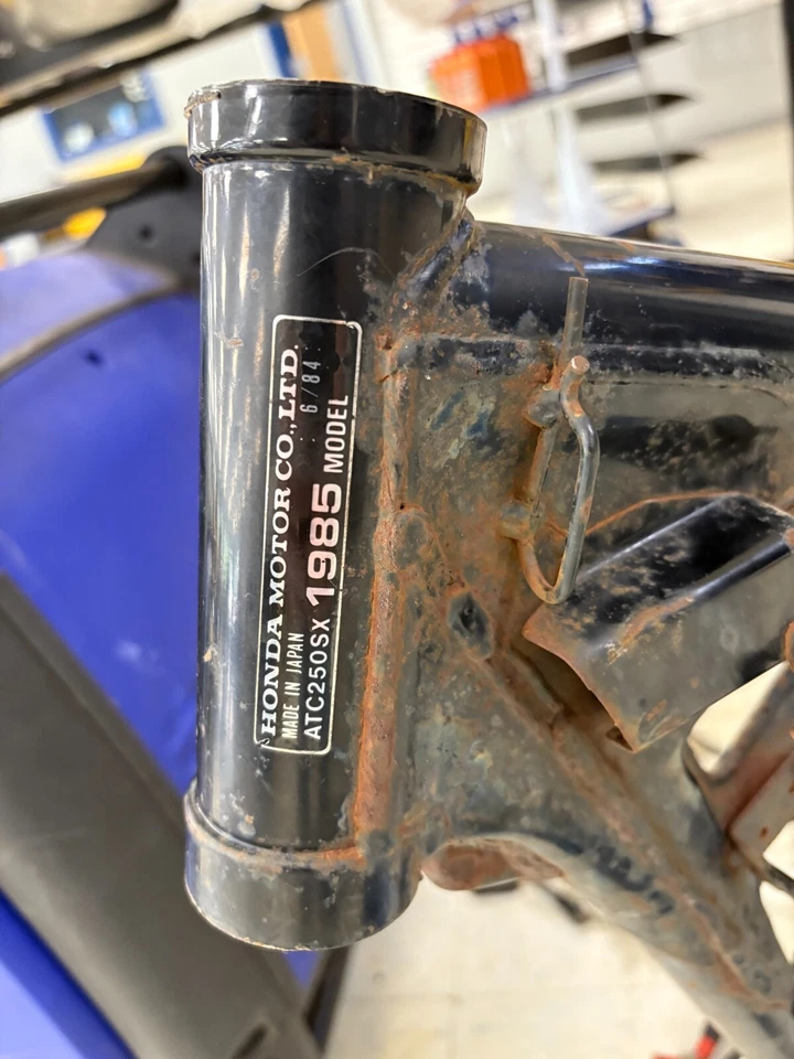 Honda 250SX 1985 cuadro y placa de deslizamiento Foto 2 de 4