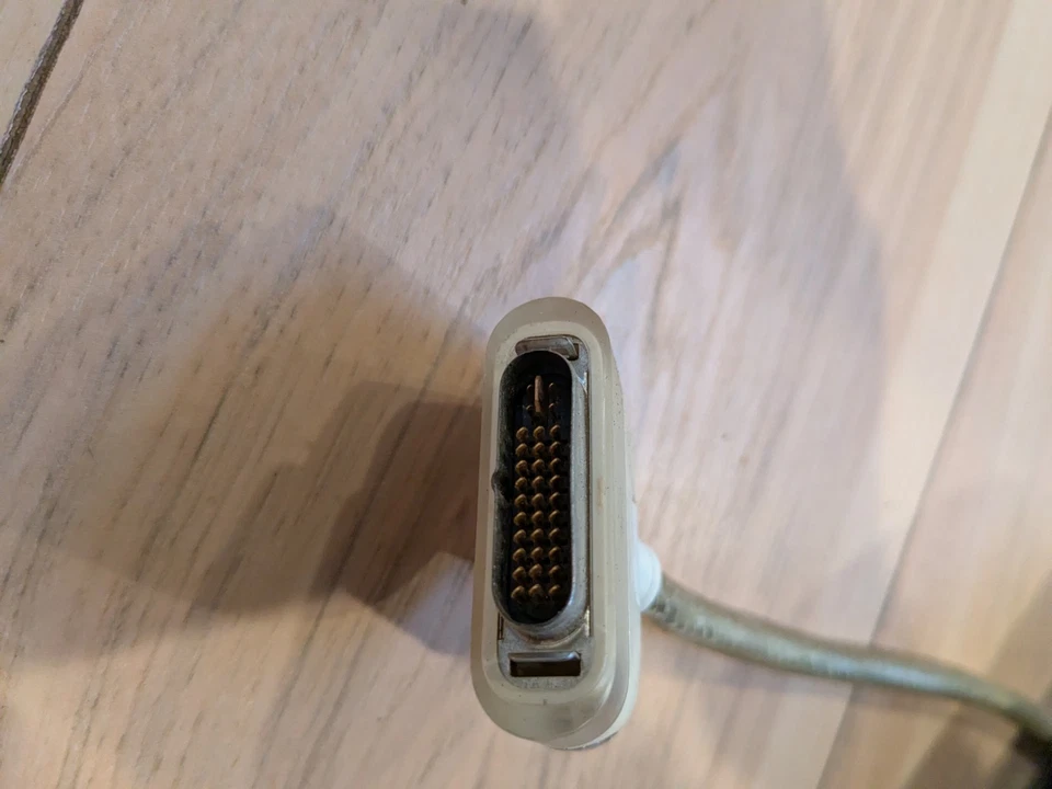 Apple Studio Display 17" LCD Monitor m7649 - Image 4 of 4