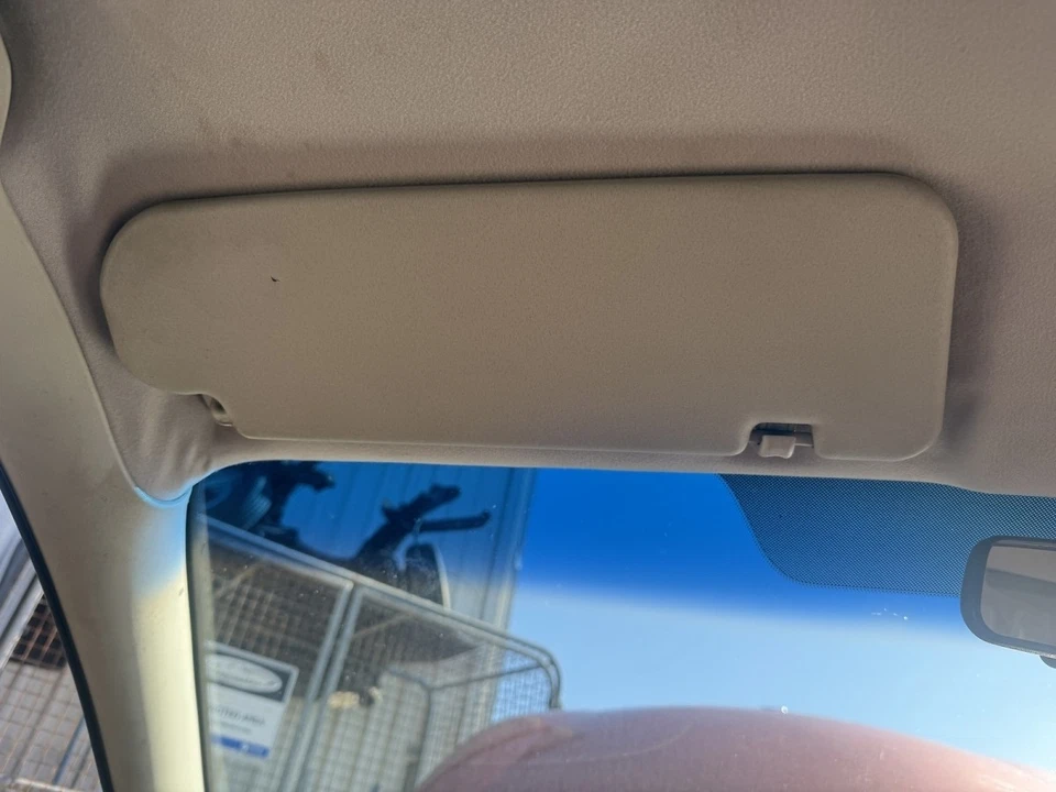 Holden Commodore VX 2001 VT Left Sun Visor - image 3 of 4
