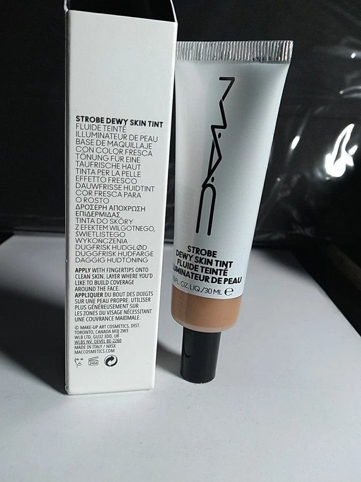 M.A.C Strobe Dewy Skin Tint 30ml/1 fl oz *DEEP 1* NIB - Image 3 of 4
