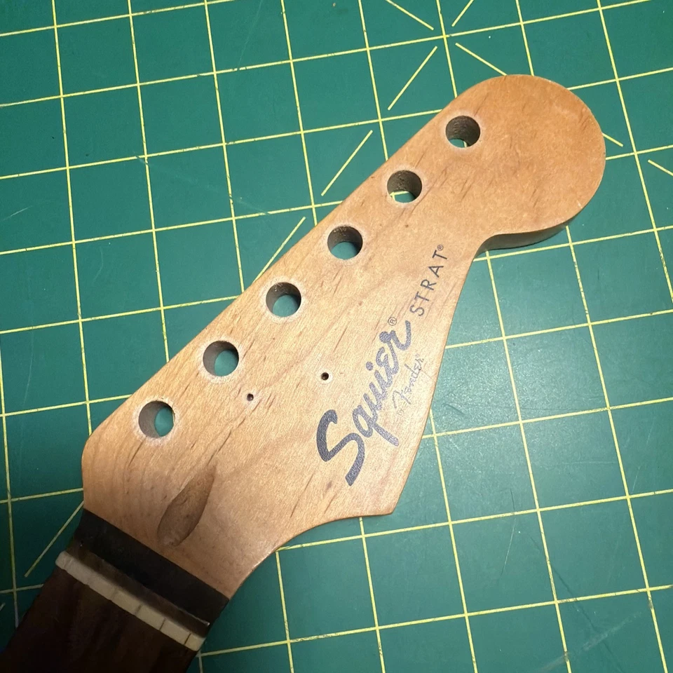 Fender Squier STRAT RHINO Electric Guitar neck maple rosewood 21 fret - Image 4 of 4