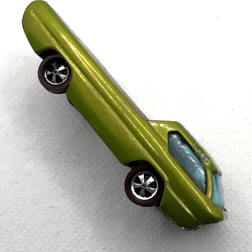 Hot Wheels Deora 1967 Redline Antifreeze Green 1:64 Scale Diecast Truck - Image 2 of 4