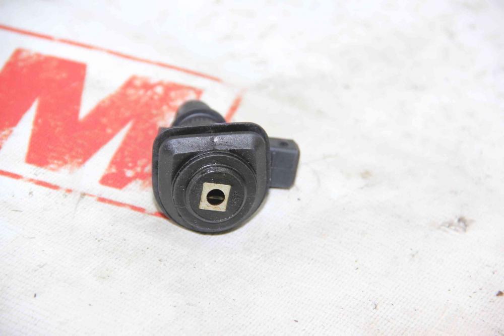 2001 Volvo S60 Air Intake BRAKING Sensor Switch 9445831 G89a 2001 Volvo S60 Air Intake BRAKING Sensor Switch 9445831 G89a
