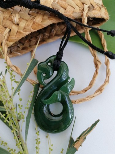 Hermoso Colgante Manaia Estilo Nueva Zelanda Jade Pulido Tamaño Grande 53mmL Unisex - Imagen 2 de 11