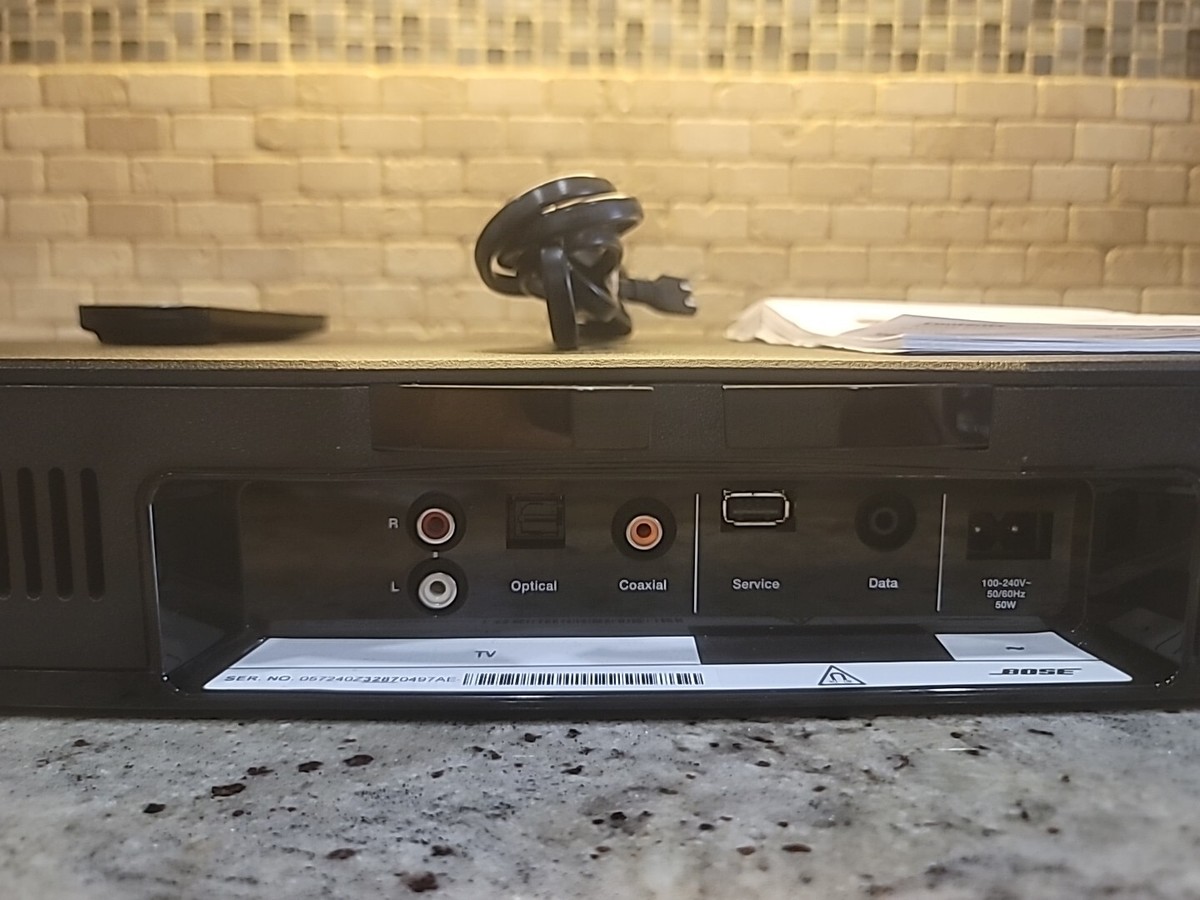 Bose Solo TV Sound System Bar 410376 Black with Remote