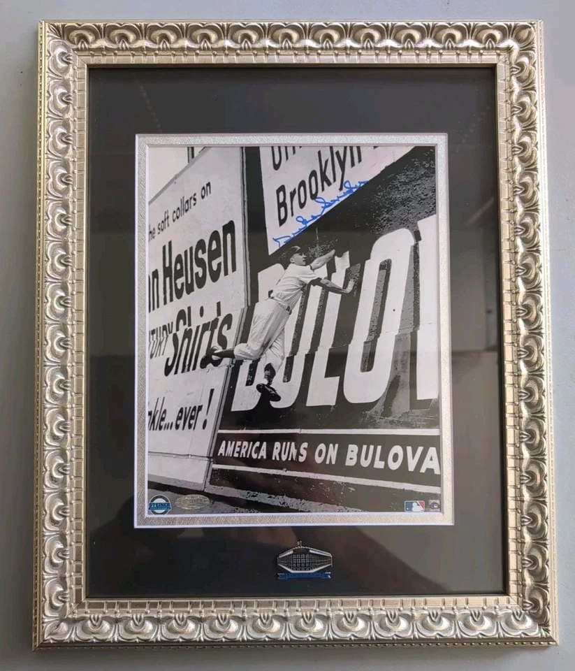 Duke Snider Climbing The Wall Signed 8x10 Photo Autograph Auto Steiner Framed - Image 2 of 4