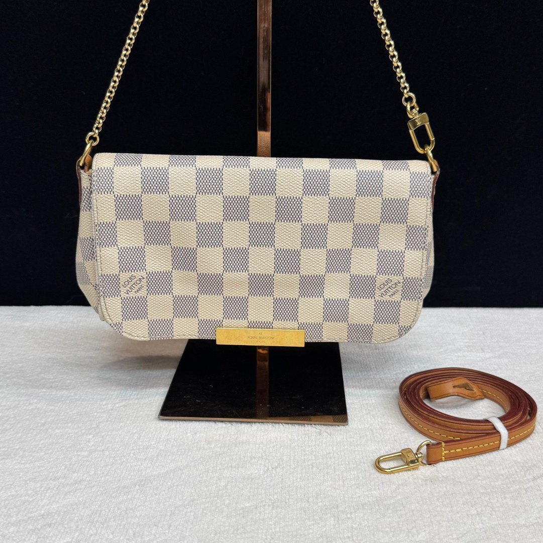 Louis Vuitton Favorite PM Chain Shoulder Bag Crossbody White Gold