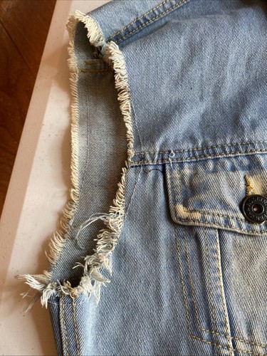Chaleco de mezclilla azul sin mangas con bolsillo rasgado desgastado de papel de liar chaqueta pequeña - Imagen 6 de 15