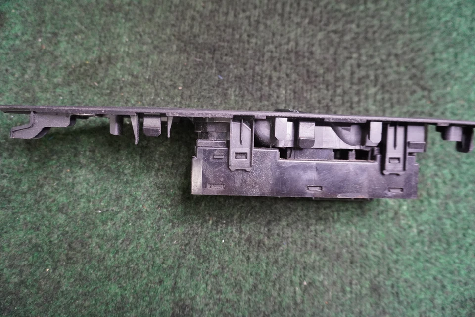 Interruptor de ventana lado del conductor Nissan Rogue 2019 OEM 254014BA5A Foto 4 de 4