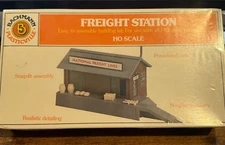 Bachmann #2671 HO Scale 1:87 Freight Station Kit - New