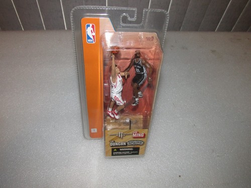 McFarlane 2003 Tim Duncan (Spurs) /Yao Ming (Rockets) 2 pack 3" Figures - Picture 4 of 6