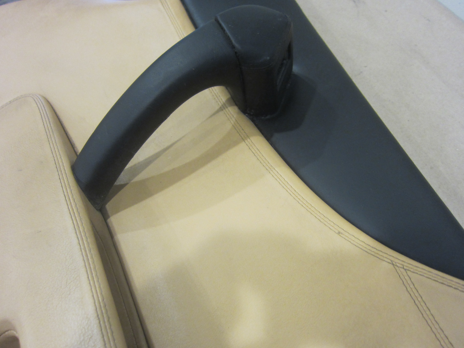 Ferrari 550 M. RH Interior Door Panel. Part# 64592305
