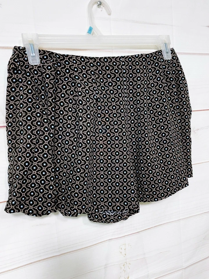 Shorts feminino Forever 21 com cinto tamanho L multicolorido geométrico cintura alta zíper nas costas - Imagem 2 de 4