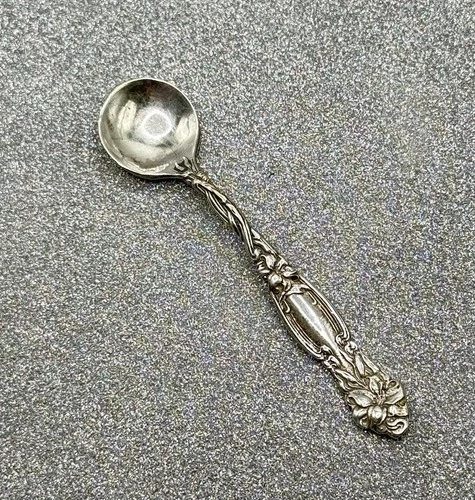 Vintage Frontenac International Sterling Silver Salt Spoon