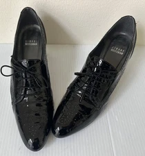 Stuart Weitzman Womens Black Patent Leather Wingtip Oxfords Shoes, Size 8.5M