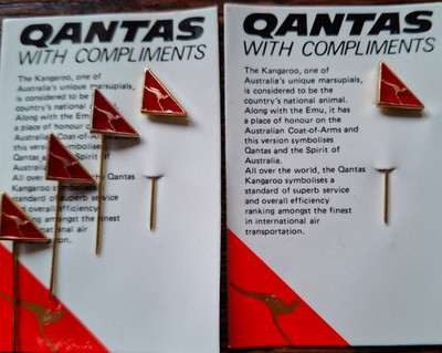 5 x Anstecknadel Kangaroo im roten Dreieck Quantas Australia Airlines