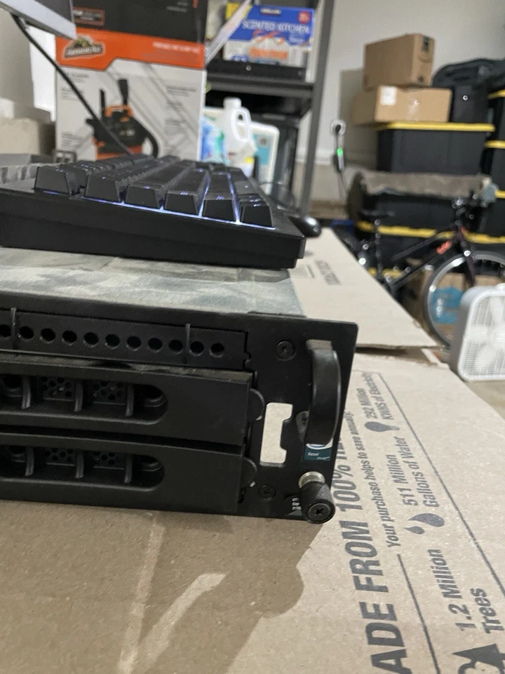 Dell PowerEdge 2850 Server 2X 3.2GHz| 2GB RAM | NO HDD | DVD DRIVE - Image 2 of 4