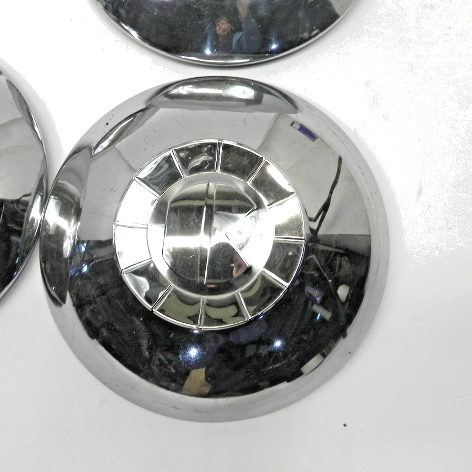 1951 KAISER СПЕЦИАЛЬНЫЕ КОЛПАКИ КОЛЕС DOGDISH СТИЛЬ ХРОМ Б/У НАБОР ИЗ 4 РЕДКИХ ВИНТАЖНЫХ - Изображение 3 из 4
