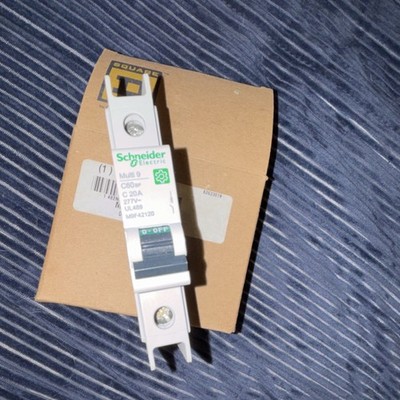 Schneider Electric Multi 9 C60BP 20A Circuit Breaker, Type C, DIN Rail, 277V