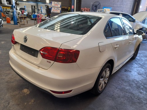 VOLKSWAGEN JETTA LEFT FRONT DOOR 1B, 02/11-12/17 - Picture 3 of 12
