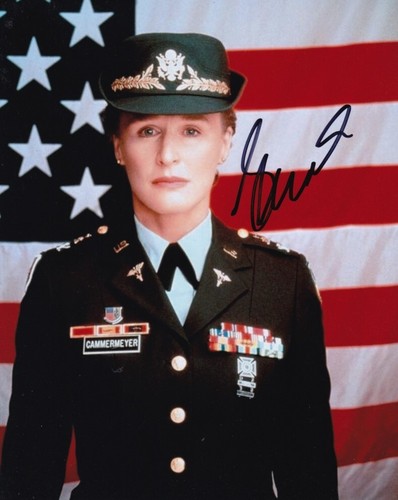 KIM CATTRALL signed Autogramm 20x25cm SURVIVING THE SILENCE in Person autograph