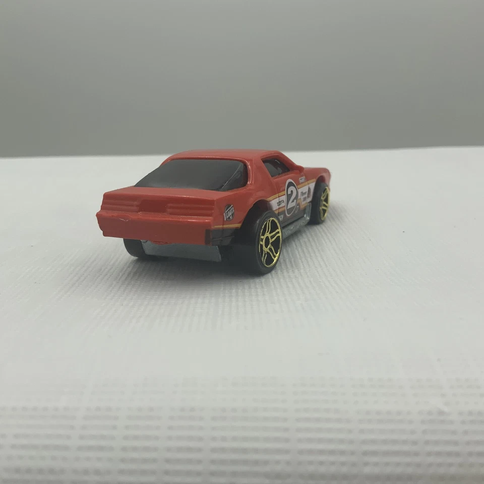 Chevrolet Camaro Z28 1982 vintage Hot Wheels Track Stars rojo fundido a presión Foto 2 de 4