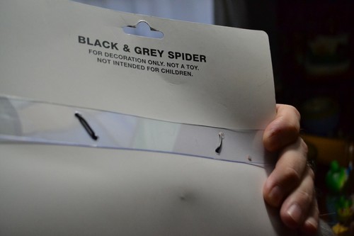 ~ INDOOR OUTDOOR YARD GARDEN BLACK & GREY SPIDER FLEXIBLE HALLOWEEN HOLIDAY PROP - Picture 5 of 5