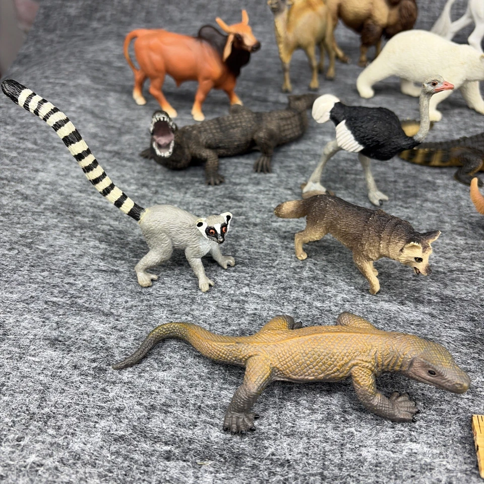 Lot of 28 Safari Ltd Toy Medium/Large Animals - Reptiles, Mammals, Dinos & more! - Image 2 of 4