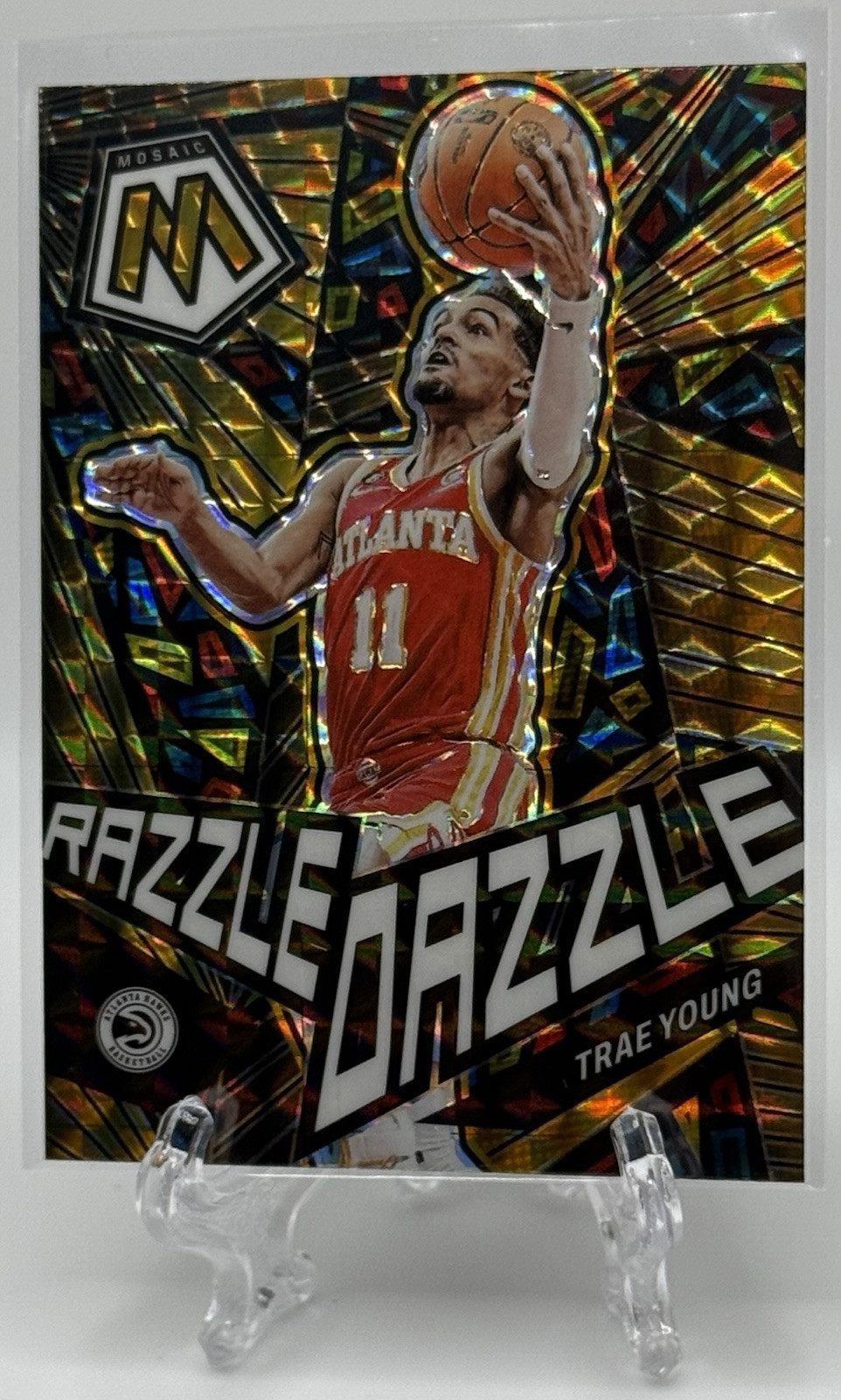 Trae Young 2022-23 Panini Mosaic Razzle Dazzle #10 SP Case Hit! Hawks