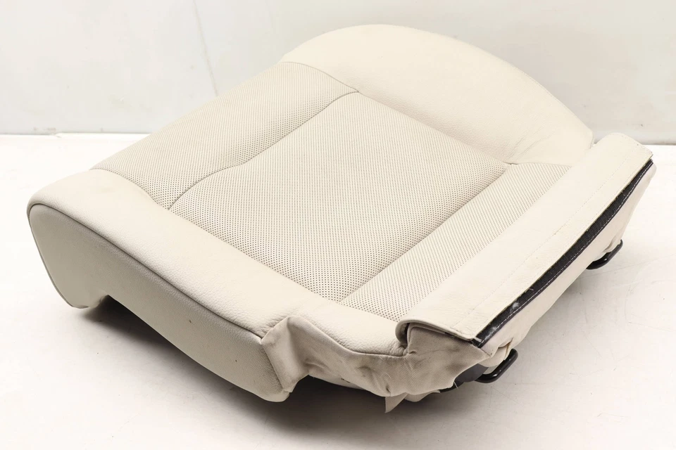 2011-2013 BMW 535I GT XDRIVE — задняя правая нижняя подушка сиденья 7231298 - Изображение 2 из 4