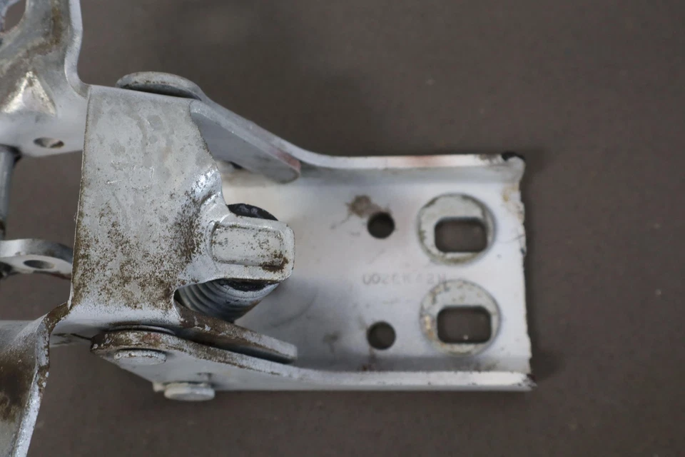 2002 道奇 Ram 2500 第 2 代乘客右前门铰链原始设备制造商 — 第 4/4 张图片