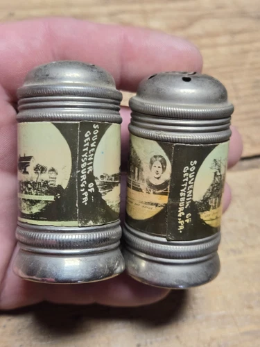 EARLY VINTAGE ANTIQUE GETTYSBURG Pictorial SOUVENIR SALT & PEPPER SHAKERS RARE