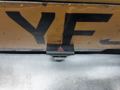 SEAT IBIZA 2017 1.0 PETROL HJAZZARD SWITCH 5F0953235