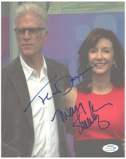 Ted Danson & Mary Steenburgen Signed Autographed 8x10 Gulliver's Travel Cardstoc